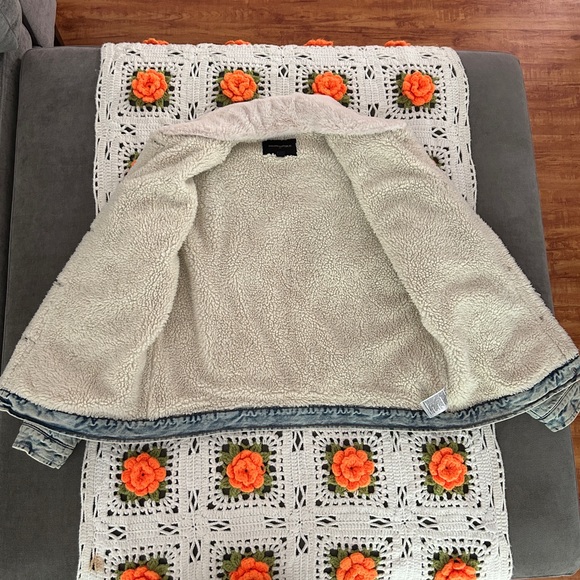 Banana Republic Sherpa Jean Jacket - Fully lined Sherpa! - Picture 3 of 6